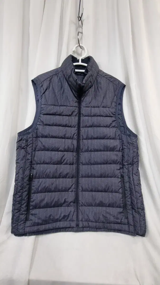 L A P Men's Lightweight Goose Down Vest 105