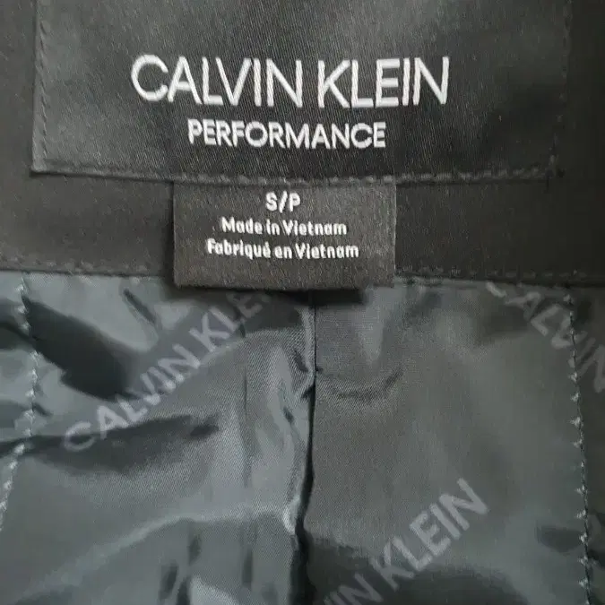 CALVIN KLEIN 패딩