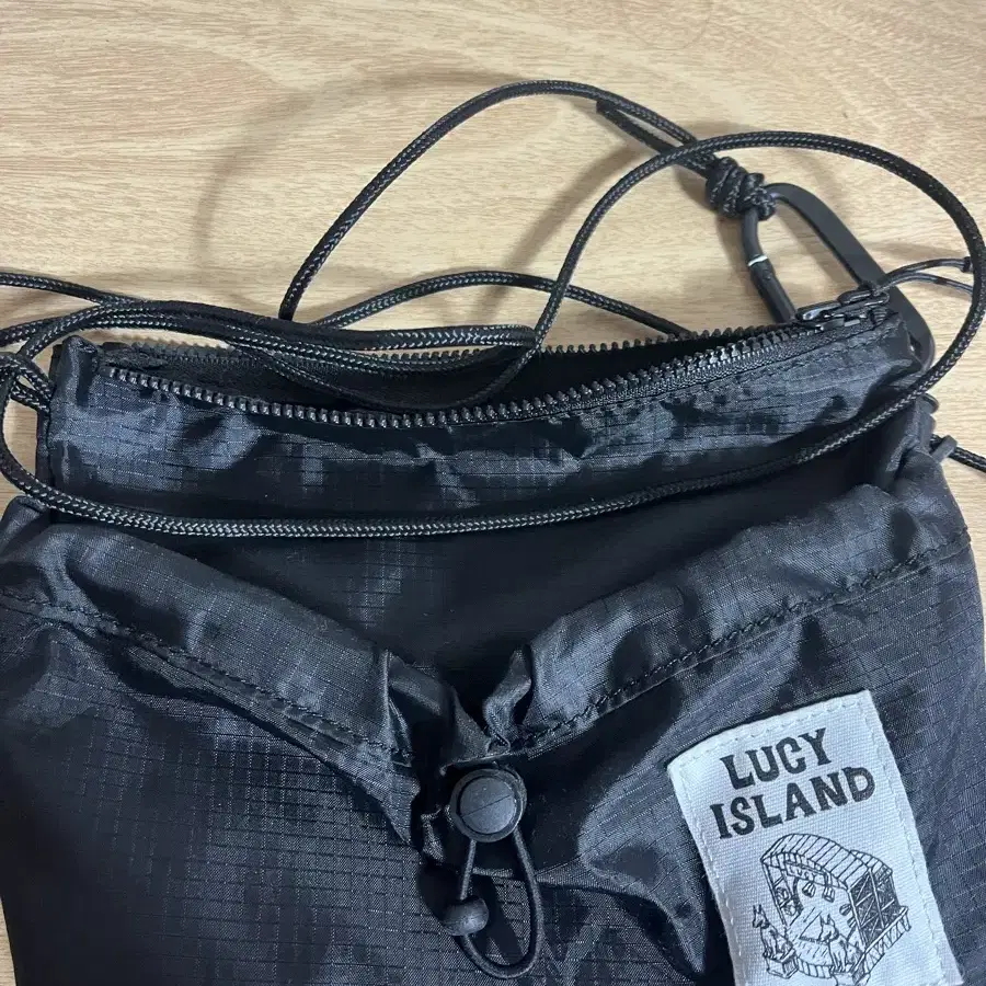 LUCY ISLAND BAG