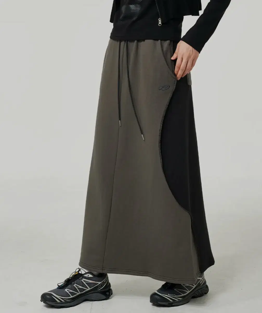 피스메이커 롱스커트 EX RAW MAXI SKIRT (CHARCOAL)