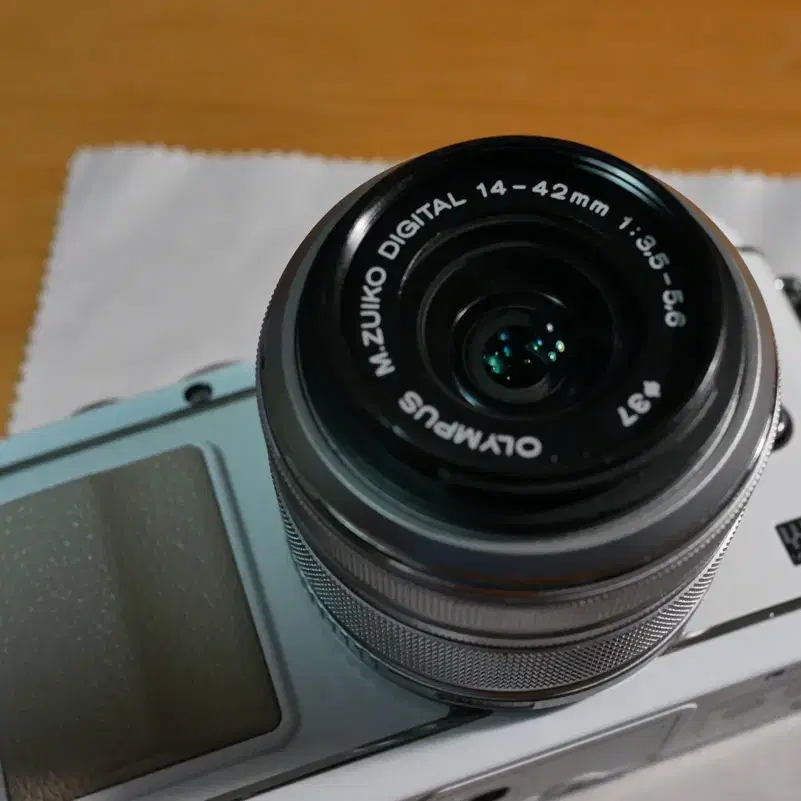 올림푸스 E-P3 화이트 + 14-42mm 렌즈 판매