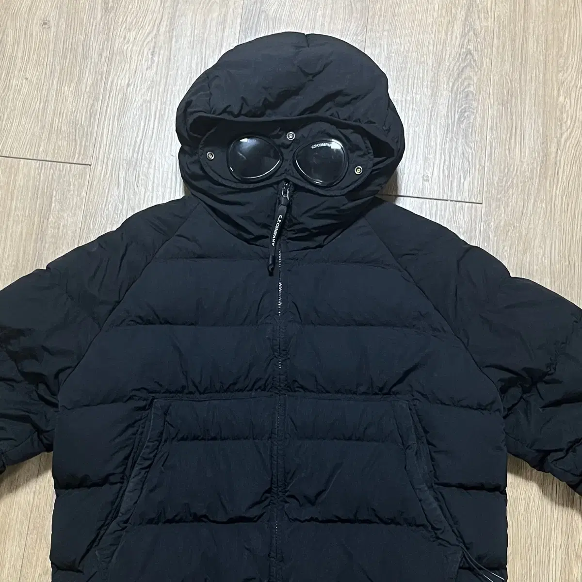 23 F/W CP컴퍼니 에코크롬R 고글 블랙 패딩 50size