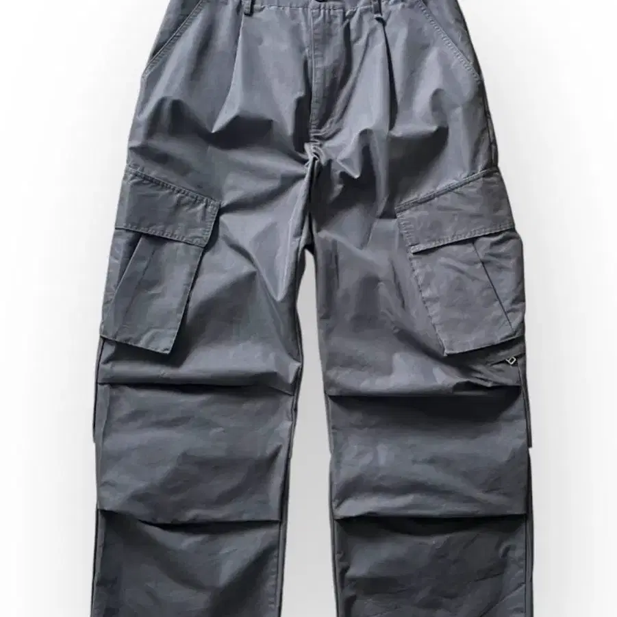 yiyae(이예) Slant Structure Cargo Pants