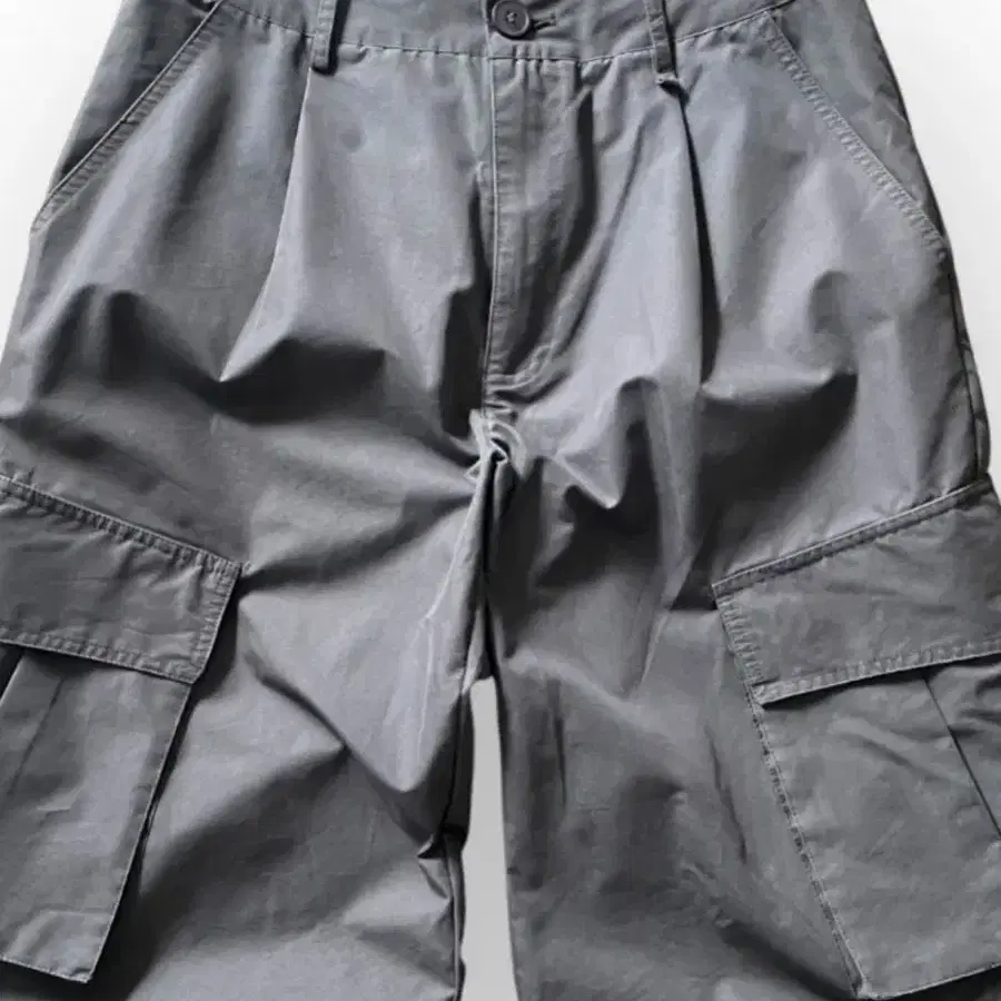 yiyae(이예) Slant Structure Cargo Pants