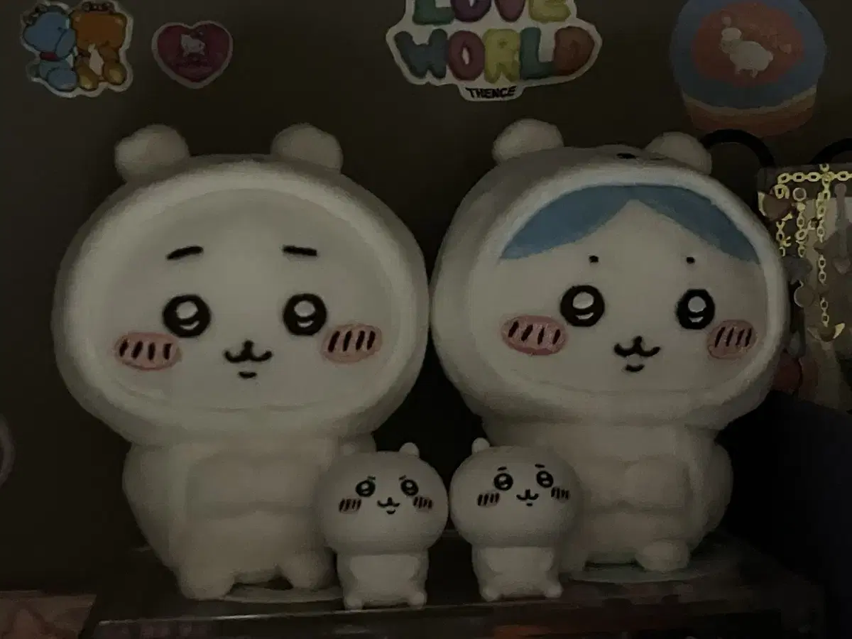 농담곰 탈을 쓴 치이카와 하치와레 + 치이카와 피규어