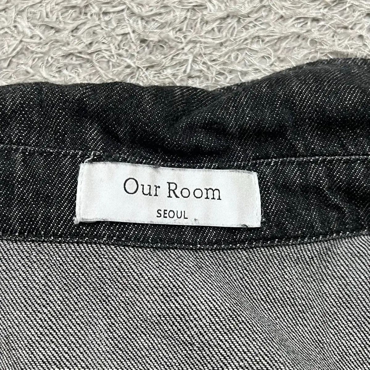 [100] Our room 데님셔츠