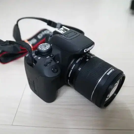 누적컷수 100컷의 S급 캐논 EOS 700D 와 18-55렌즈 세트