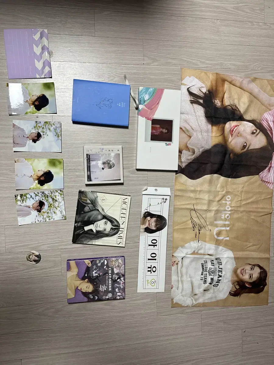 Iu album 's goods are on sale.