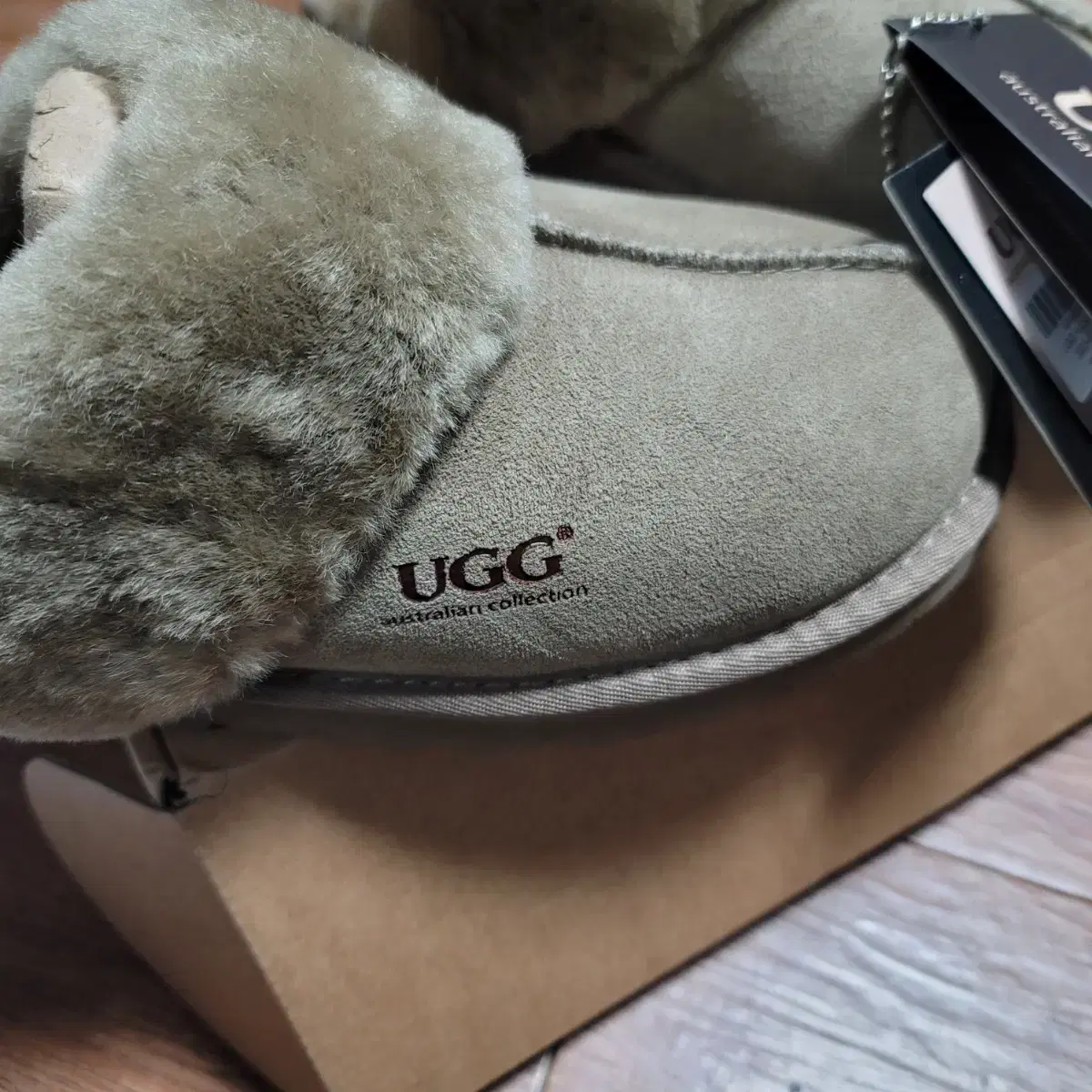 UGG 어그 슬리퍼 브라운?(박스풀, 미사용 정품 새제품) 팝니다