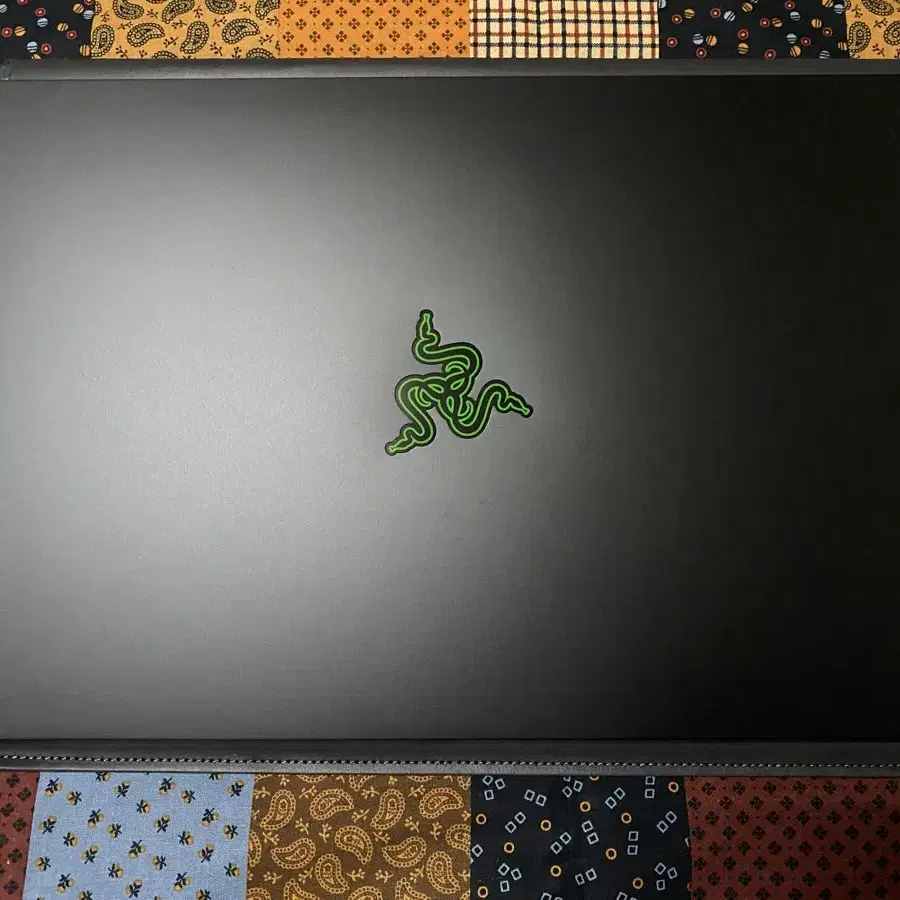 razer blade 15 advanced 13gen 4070 QHD