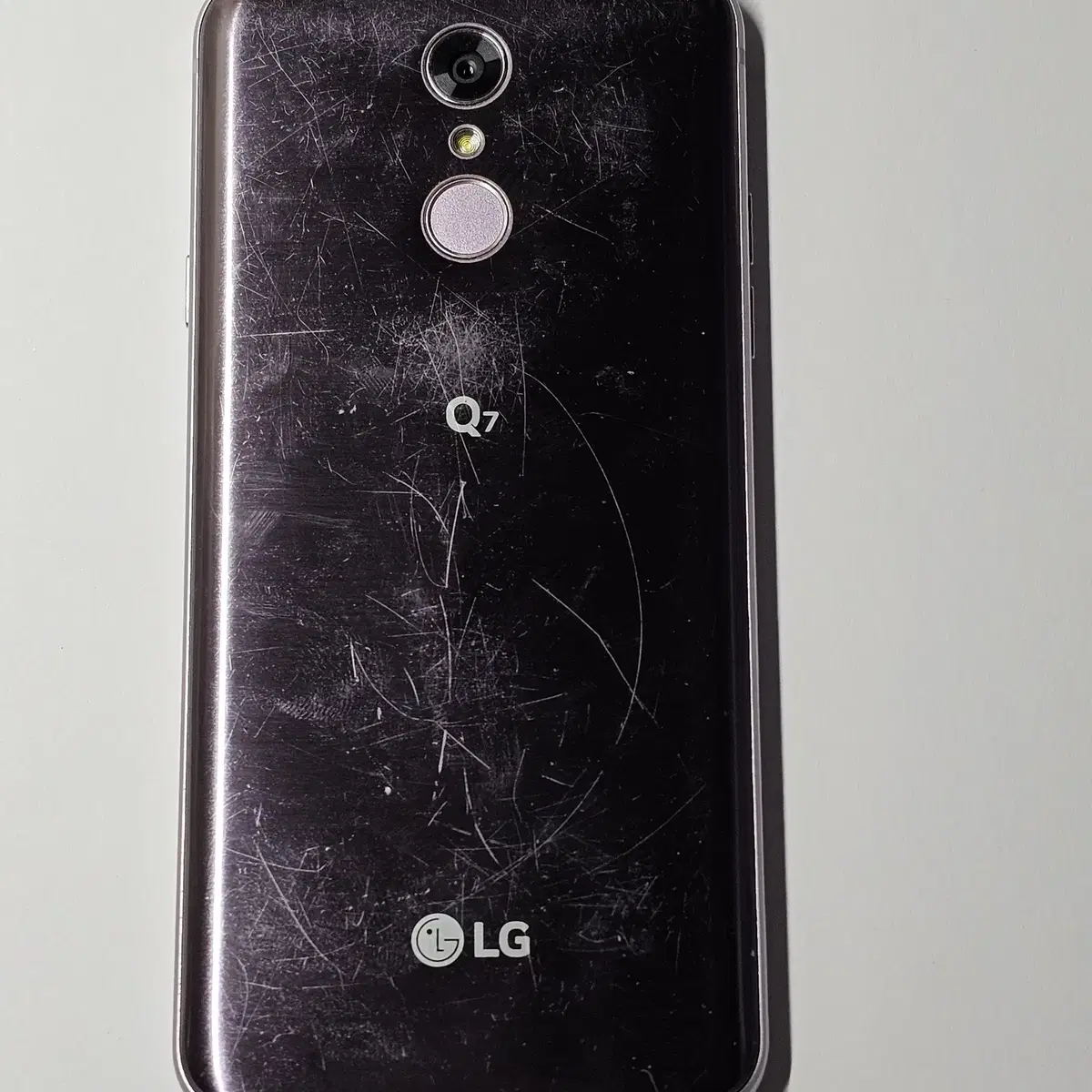 LG Q7 ( Q720 )