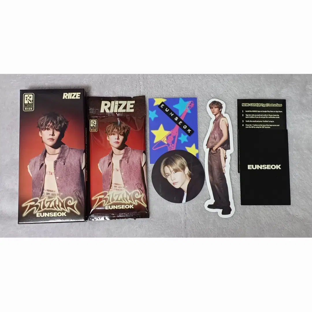 Rize song eunseok for the full photopack (no additional photocards)