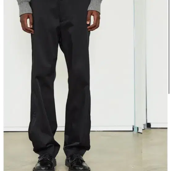 Aieul/SHIFTING TROUSERS_Black