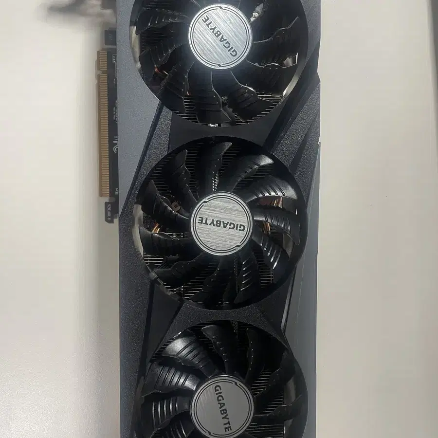 기가바이트 RX6800XT