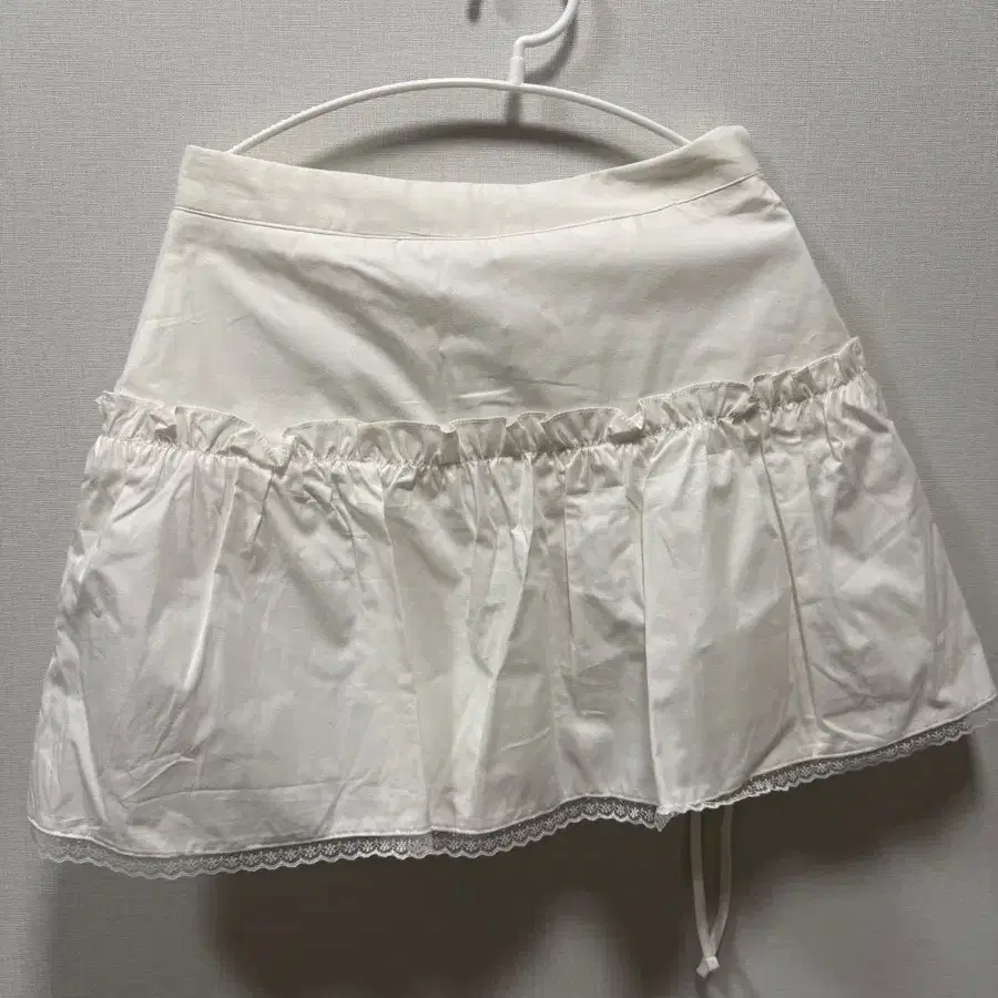 새상품)리브아워 elly frill skirt