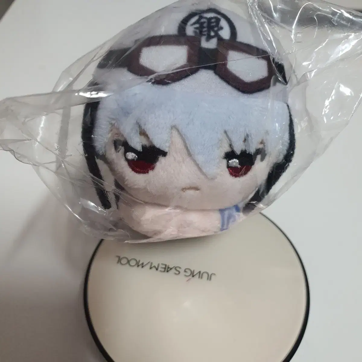 Gintoki's helmet hug-collar sealed