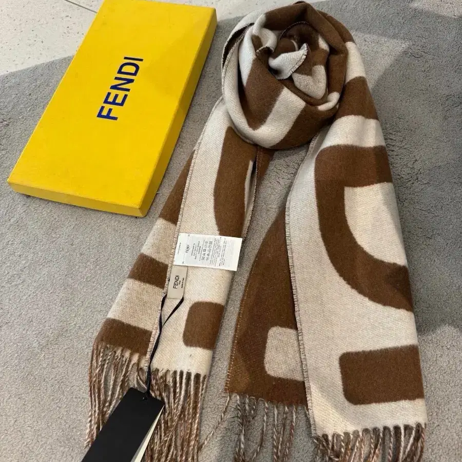 fendi 캐시미어 머플러(새것)