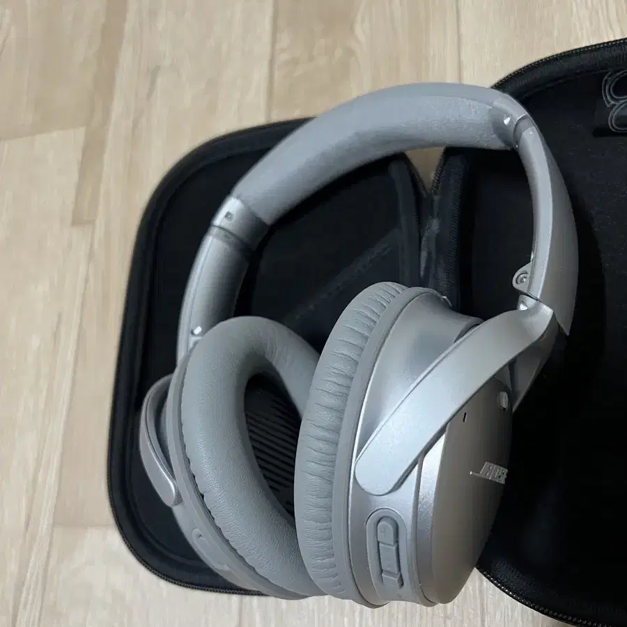 QC35 실버 판매합니다.