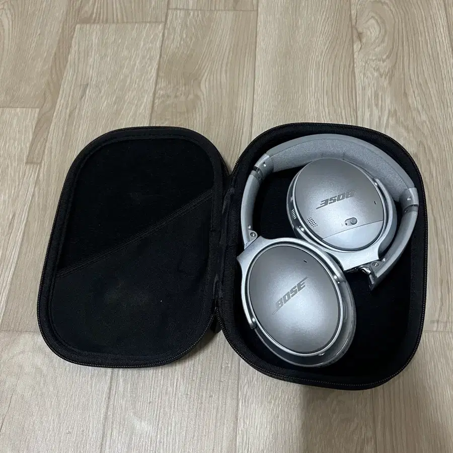 QC35 실버 판매합니다.