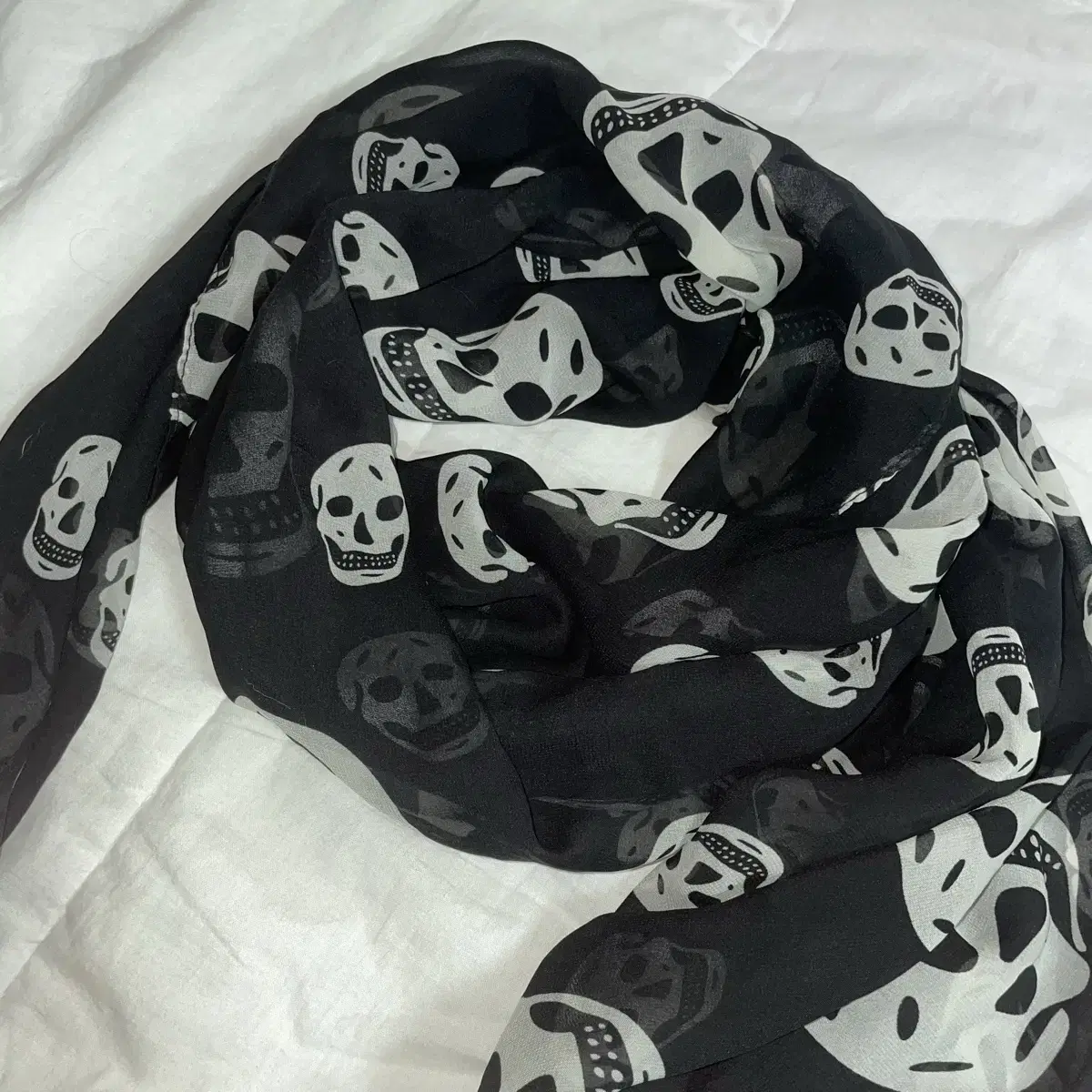 Punk Higgletons Skull Scarf