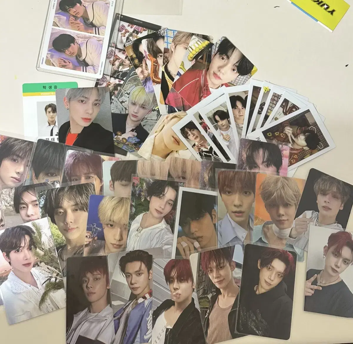 Bulk purchase of TXT photocard + album