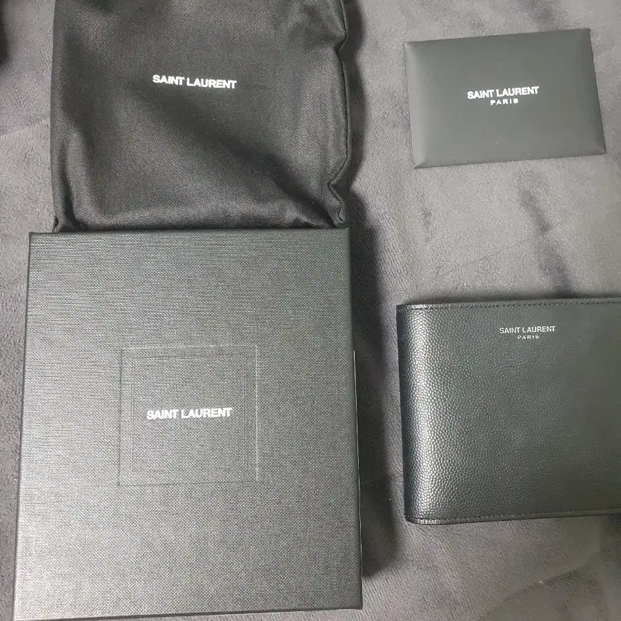 SAINT LAURENT 입생로랑 지갑