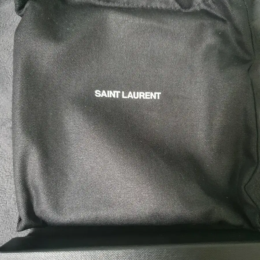 SAINT LAURENT 입생로랑 지갑