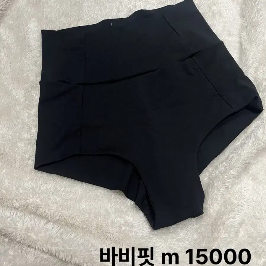 폴웨어 팝니다(미뉴엣 셀렌 바비핏 타타 어거스트 위아르 쓰리스쿼트 솔블랑