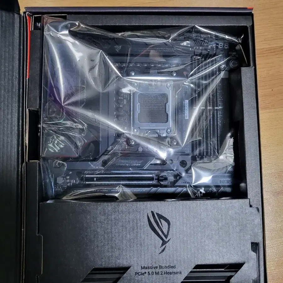 asus rog strix x670e-e gaming wifi 팝니다