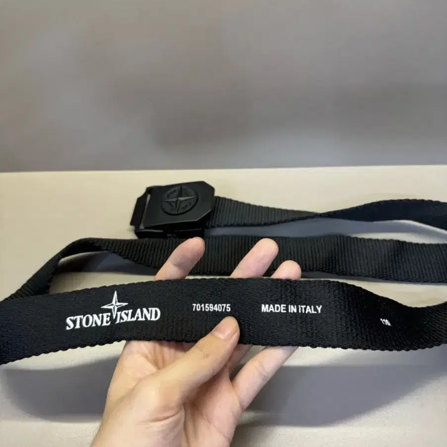 stone island belt