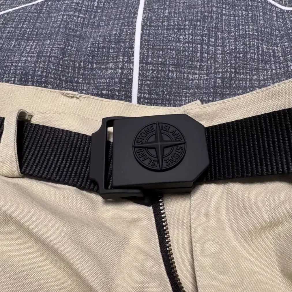 stone island belt