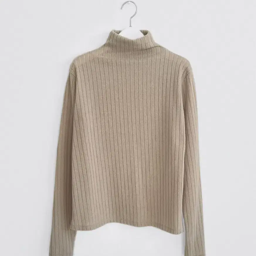 밀크코코아 armoire turtleneck tee