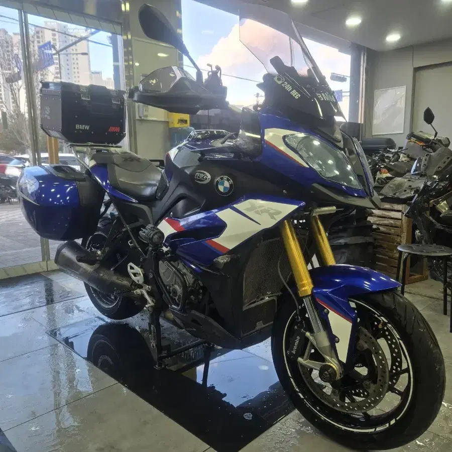 BMW s1000xr 아크라포빅 16년 4.4만 팝니다