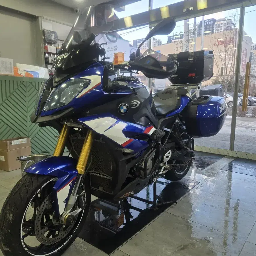 BMW s1000xr 아크라포빅 16년 4.4만 팝니다