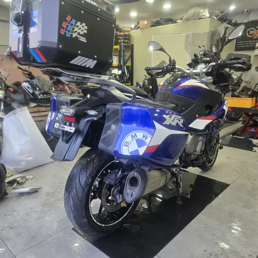 BMW s1000xr 아크라포빅 16년 4.4만 팝니다