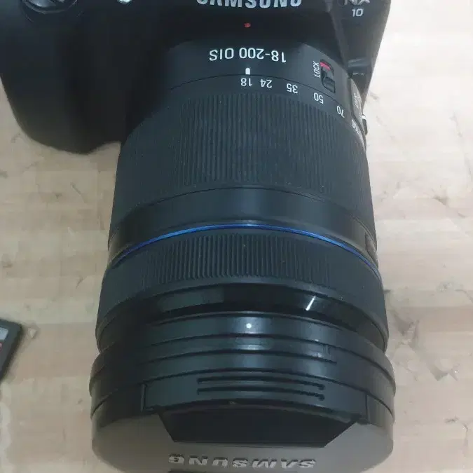 삼성 미러리스 카메라 NX10+NX18-200망원번들