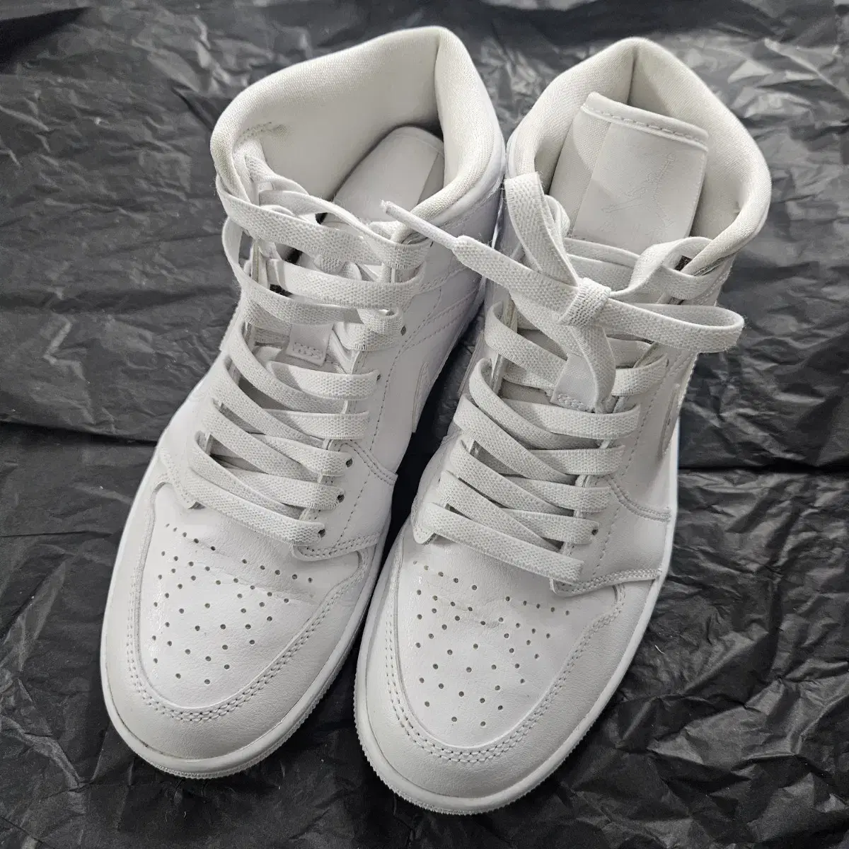 Nike Jordan 1 Mid White 조던 1 미드 화이트 250