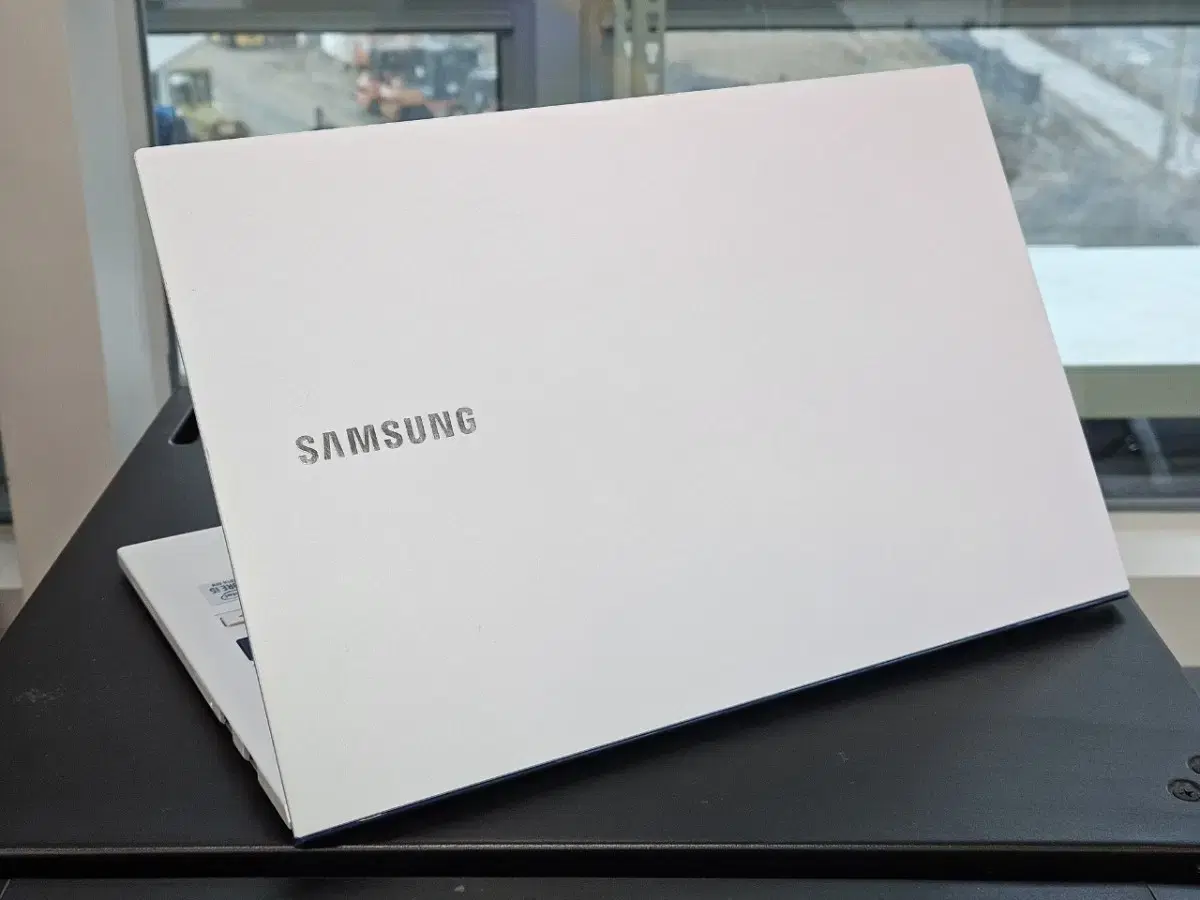 A-class Samsung Galaxy Book Ion 13/i5 10th Gen CPU Laptop