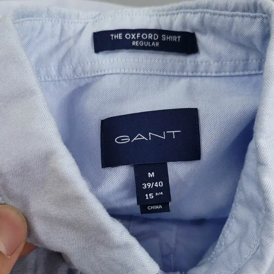 GANT 스카이블루 소라색 로고자수 체스트포켓 레귤러핏 옥스포드 버튼다운