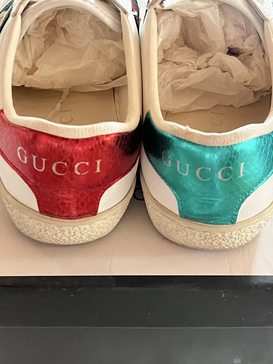 GUCCI WOMEN'S SNEAKERS 235