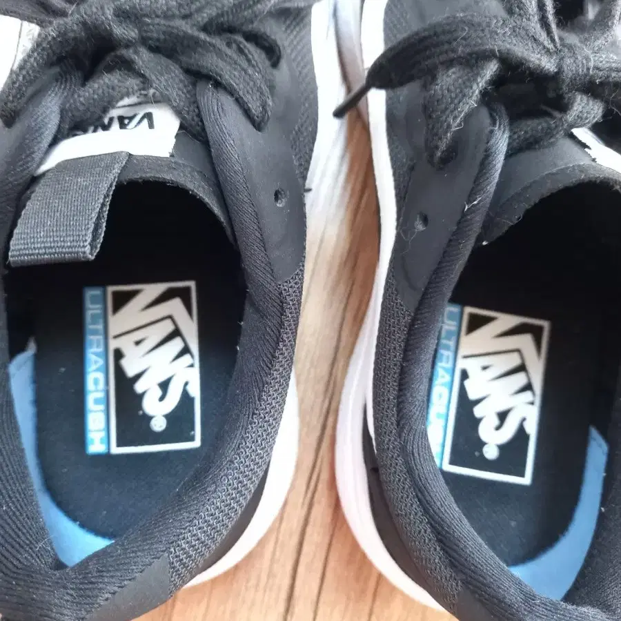 VANS 반스 울트라레인지 EXO ~250