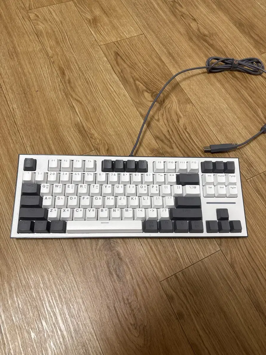 COX CK01 Ten-key-less keyboard for sale.