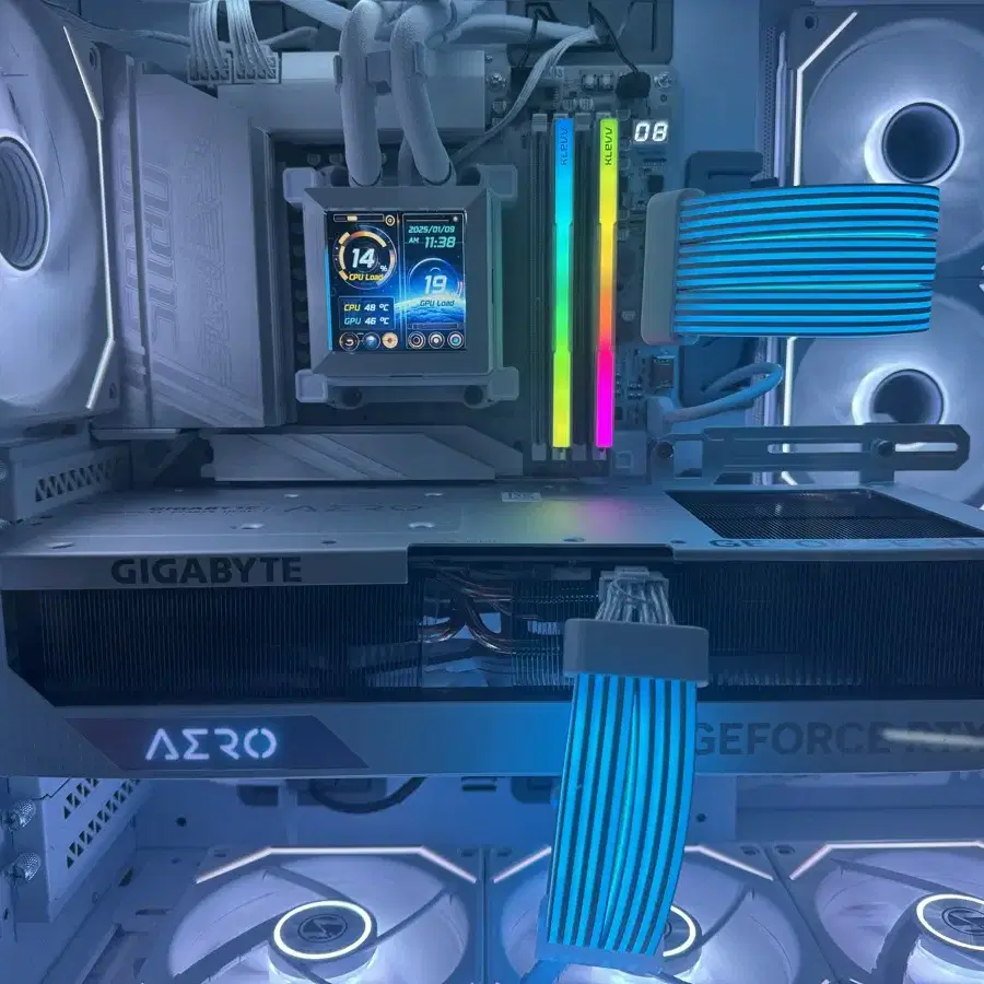 9800x3d, rtx4090 고사양게이밍컴퓨터판매합니다!