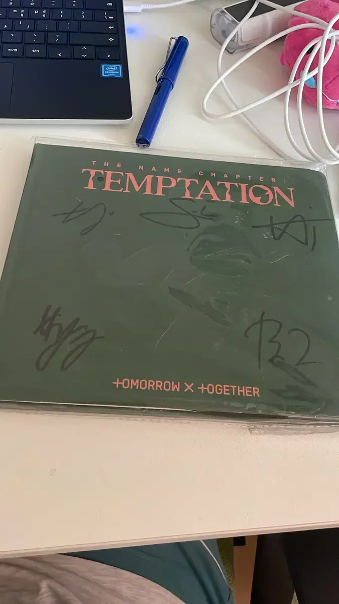 TXT autographed album
