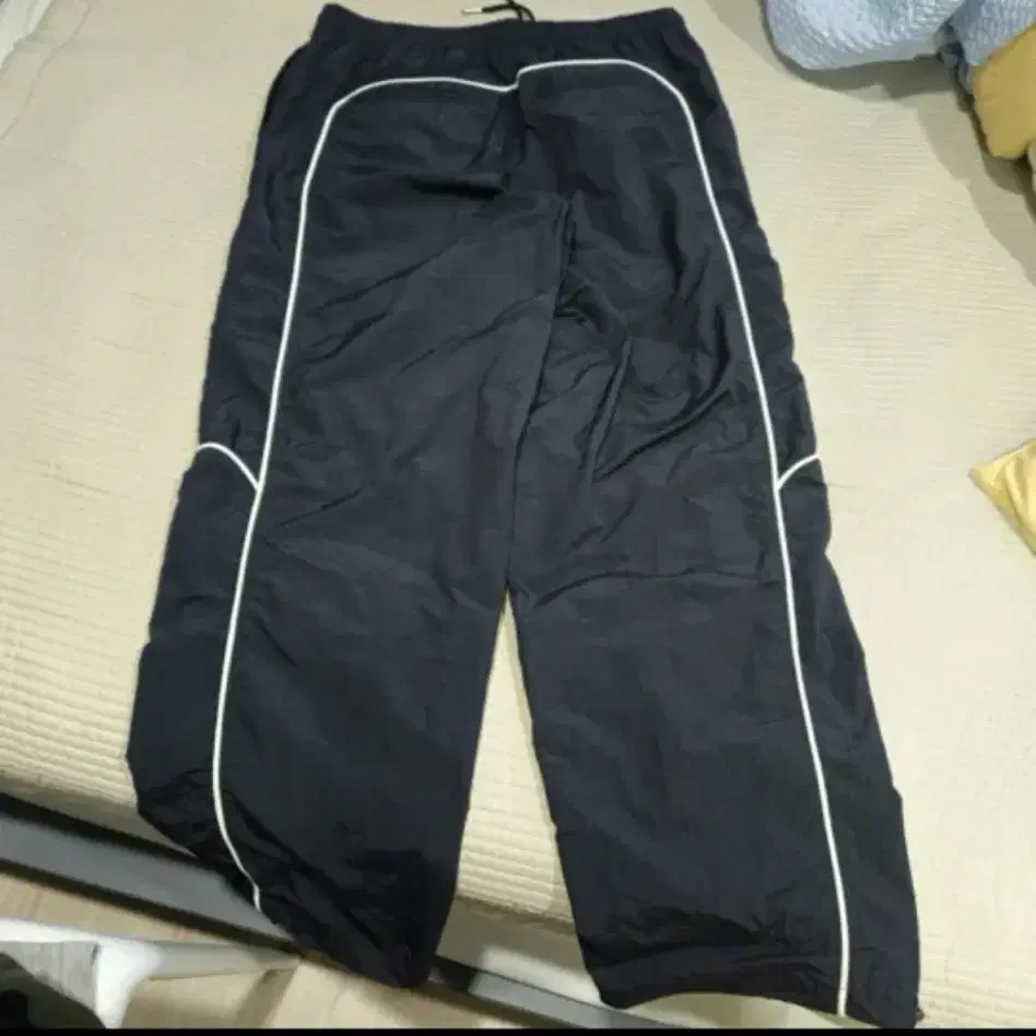 낫포너드 Nylon Racing Pants M사이즈 판매합니다.