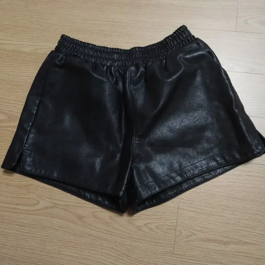 닉앤니콜 BANDING LEATHER HALF 팬츠