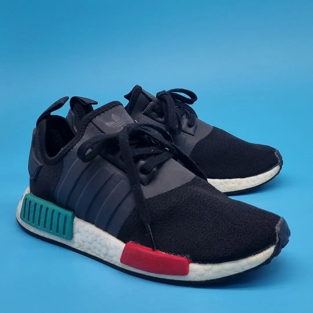 아디다스 NMD R1 운동화 260