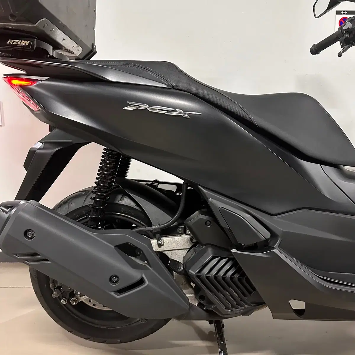 22년식 혼다 PCX125 ABS 블랙에디션 배달대행풀셋팅 짧은키로수