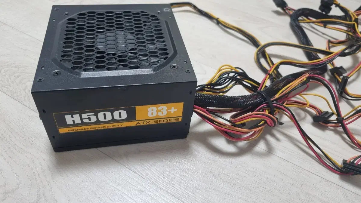 파워 ATX시리즈 h500w 83+ 팝니다.