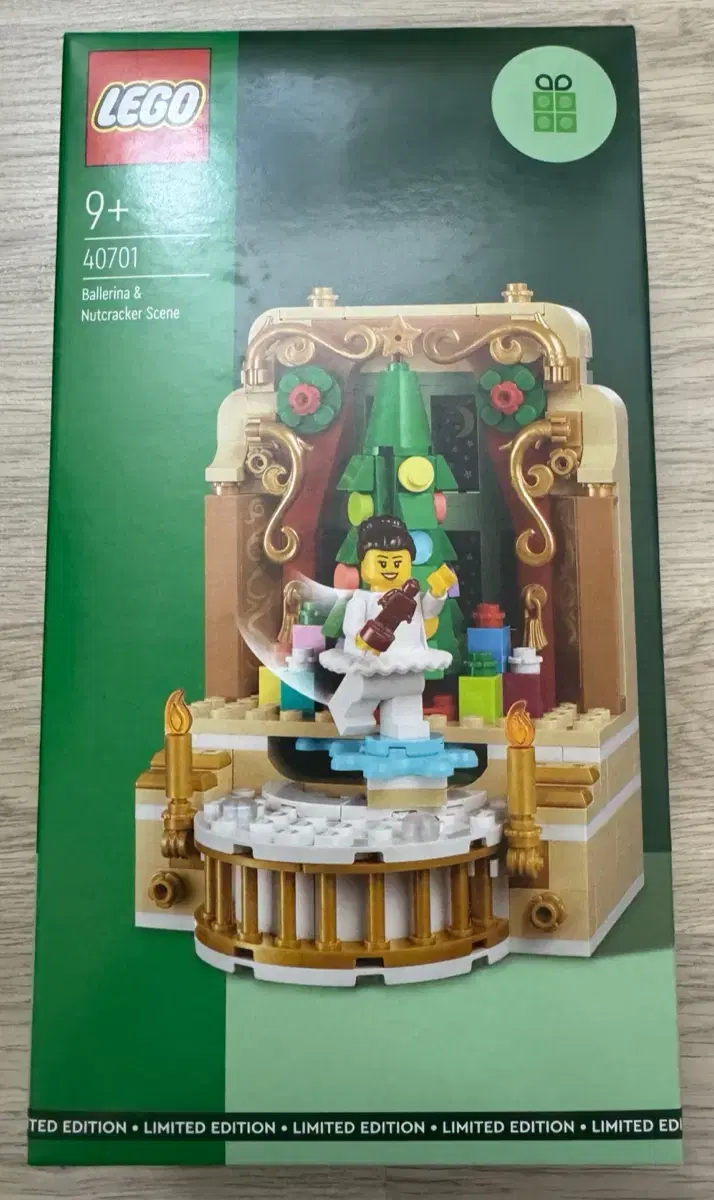 LEGO 40701 Ballerina and the Nutcracker Doll